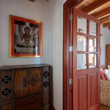 Bed & Breakfast El Inti Tinajo